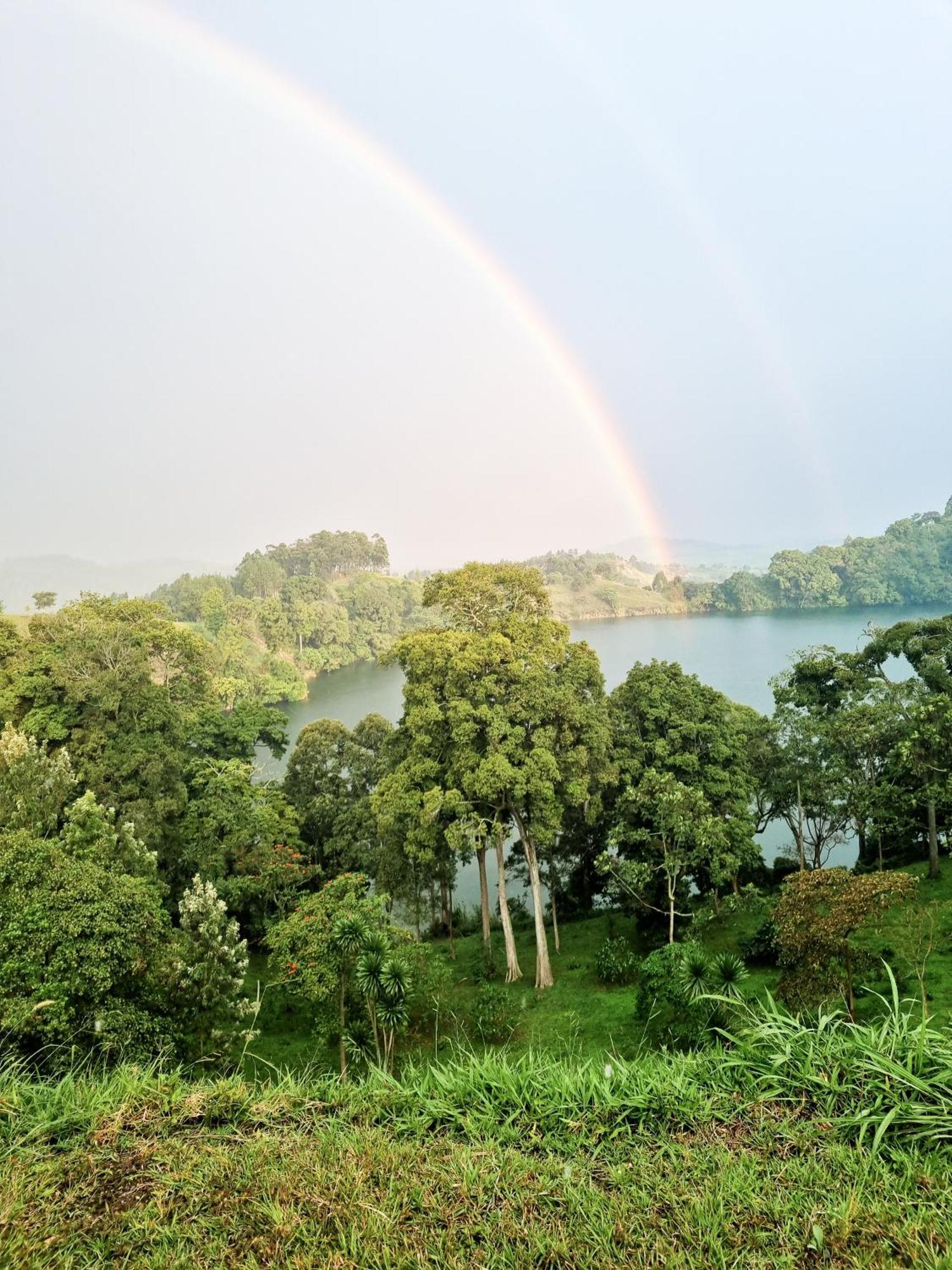 Lake Nyamirima Cottages Fort Portal Exterior foto