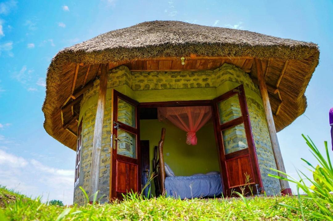 Lake Nyamirima Cottages Fort Portal Exterior foto