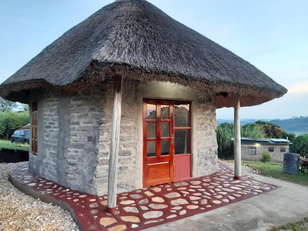 Lake Nyamirima Cottages Fort Portal Exterior foto